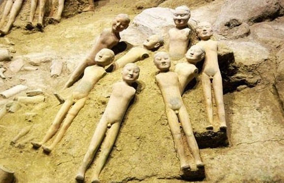 秦始皇陵附近发现百具尸骨，其DNA检测结果让人惊讶